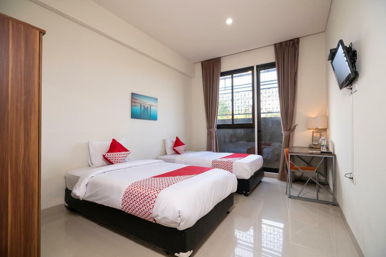 Oyo 697 Olivia Inn Denpasar Legian Extérieur photo