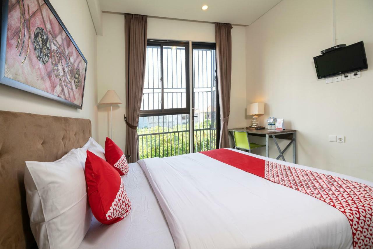 Oyo 697 Olivia Inn Denpasar Legian Extérieur photo