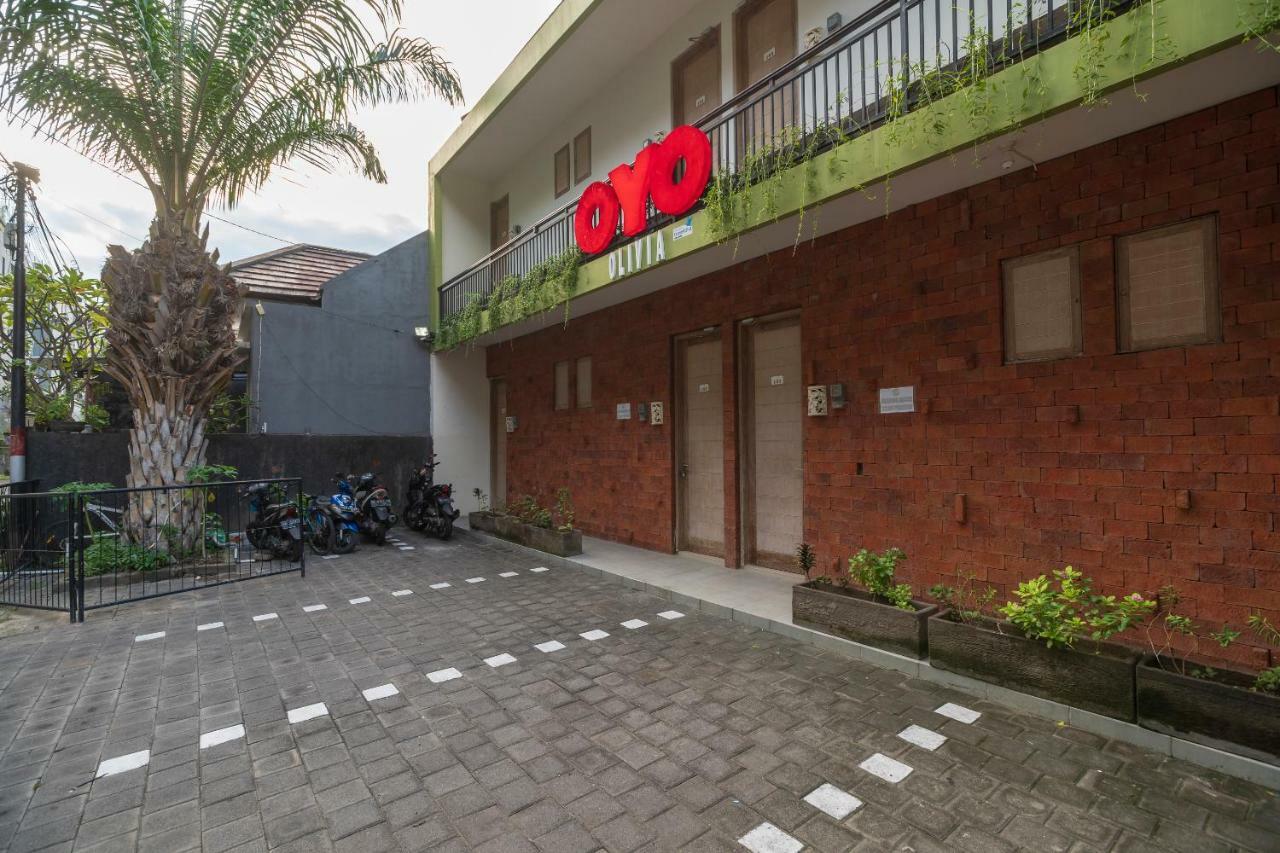 Oyo 697 Olivia Inn Denpasar Legian Extérieur photo