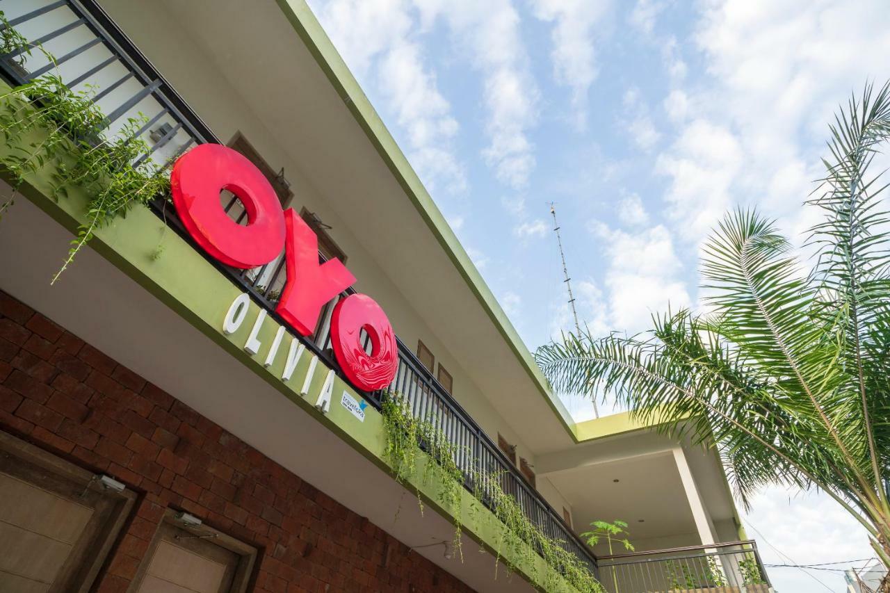 Oyo 697 Olivia Inn Denpasar Legian Extérieur photo