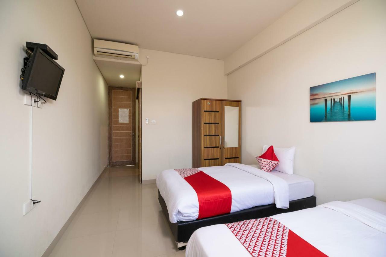 Oyo 697 Olivia Inn Denpasar Legian Extérieur photo