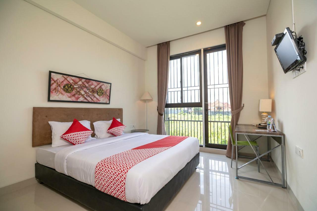 Oyo 697 Olivia Inn Denpasar Legian Extérieur photo