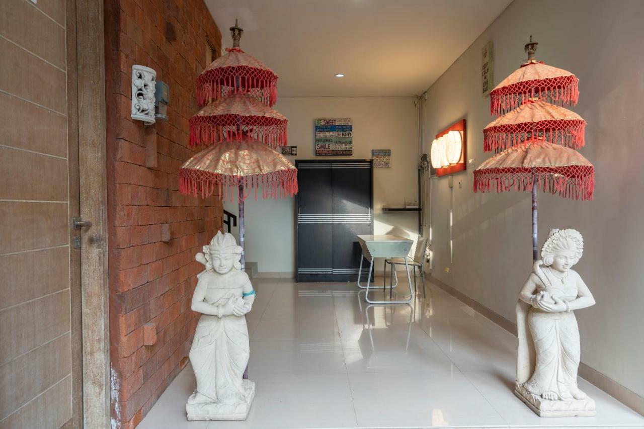 Oyo 697 Olivia Inn Denpasar Legian Extérieur photo